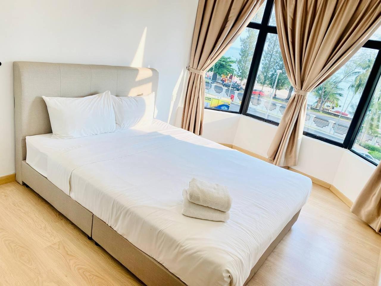 Mutiara Melaka Beach Resort By Glex Tangga Batu Kültér fotó